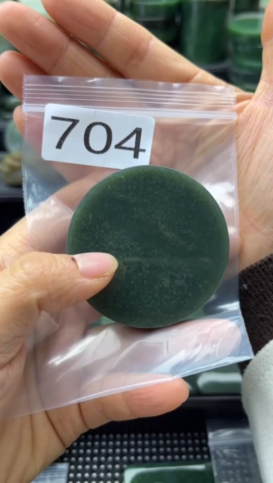 未镶嵌和田玉珠宝半成品镯芯