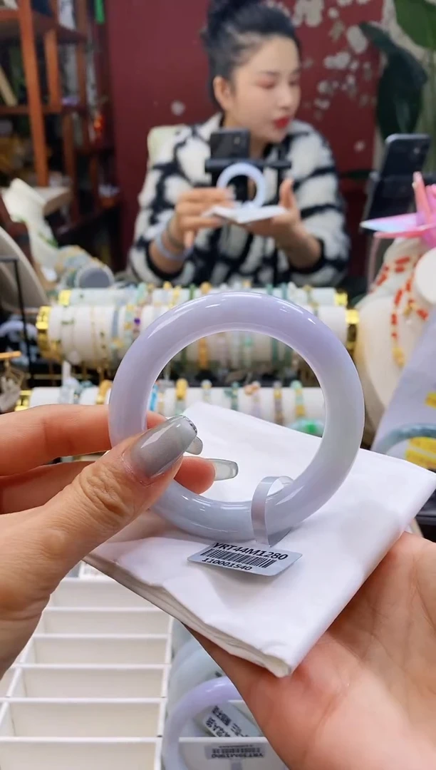 【闪购商品】翡翠手镯（圆镯）未镶嵌17圈口53-55/10.9*11.0