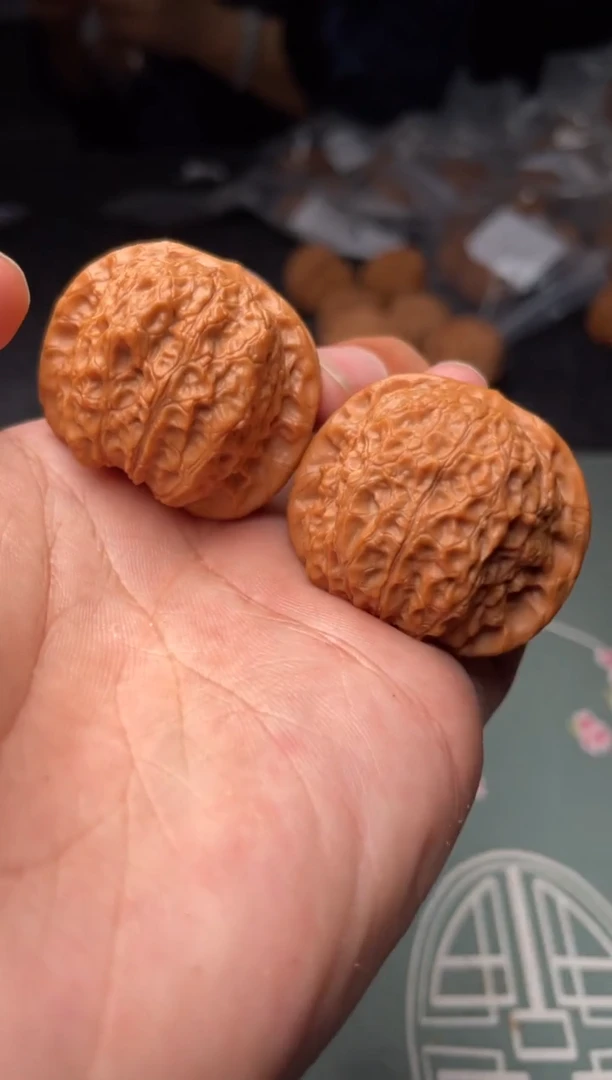 把件文玩核桃a101  血麒麟 38尺