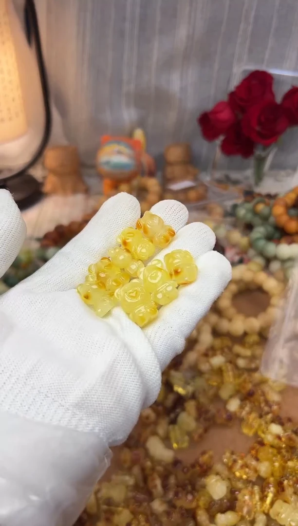 未镶嵌吊坠(不含链)蜜蜡小熊单个随机发2446