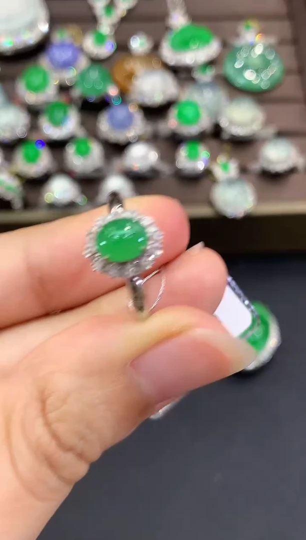 18K金镶嵌戒指翡翠B67