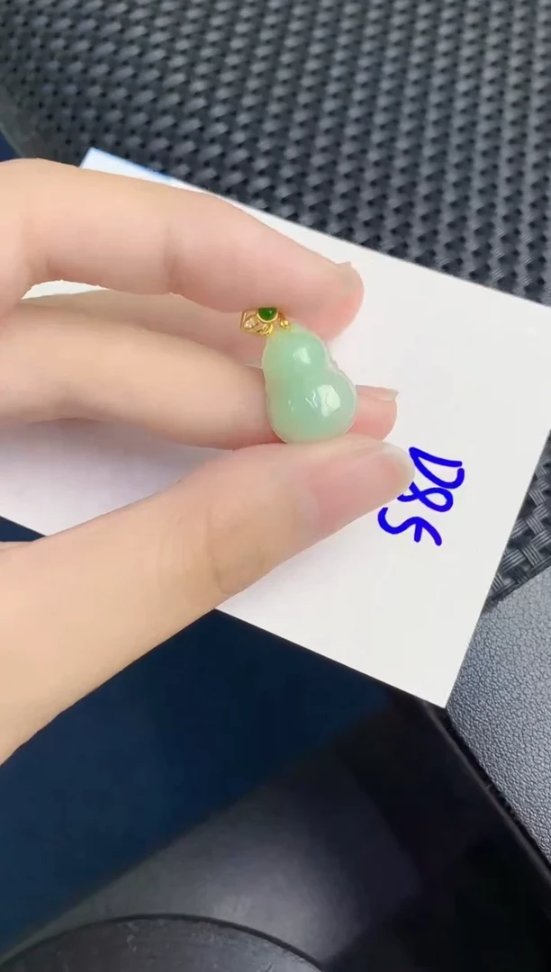翡翠未镶嵌颈饰天然翡翠緬甸A貨