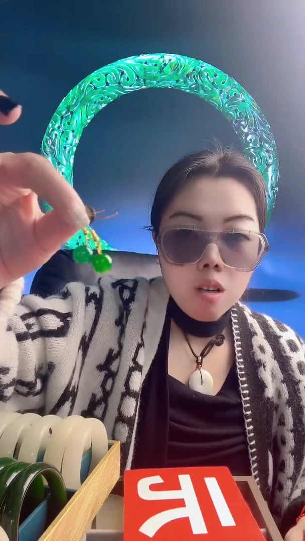 未镶嵌蛇纹石玉车挂耳环