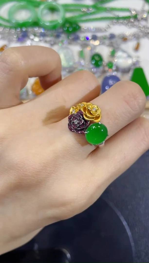 颈饰18K金镶嵌翡翠团购12