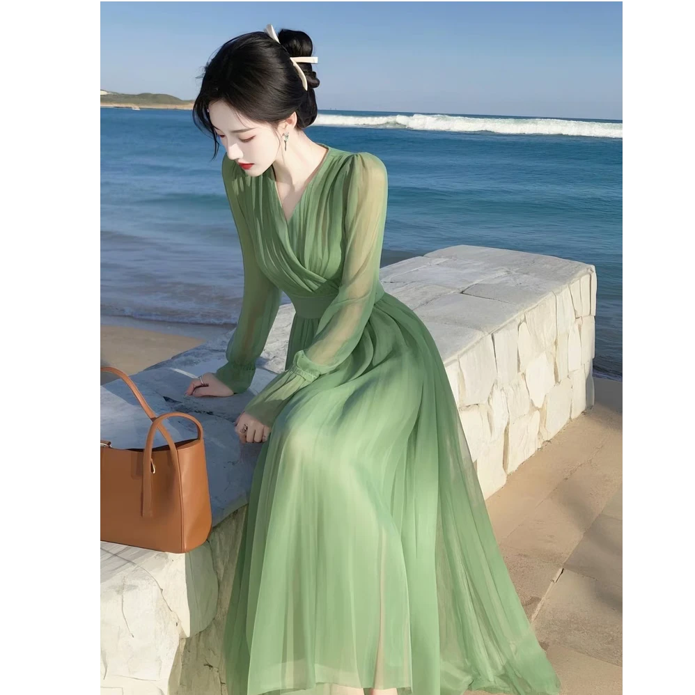 2025春季新款多巴胺绝美裙子法式气质修身海边度假绿色雪纺连衣裙