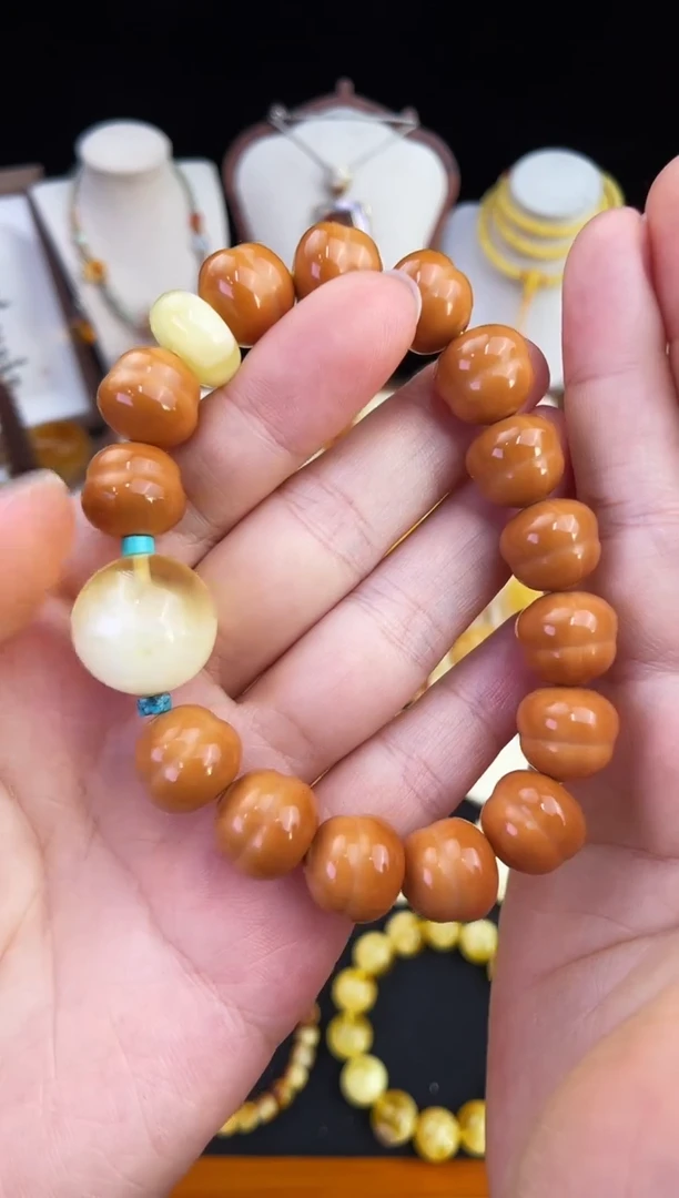 琥珀未镶嵌珠宝奇石—柒月
