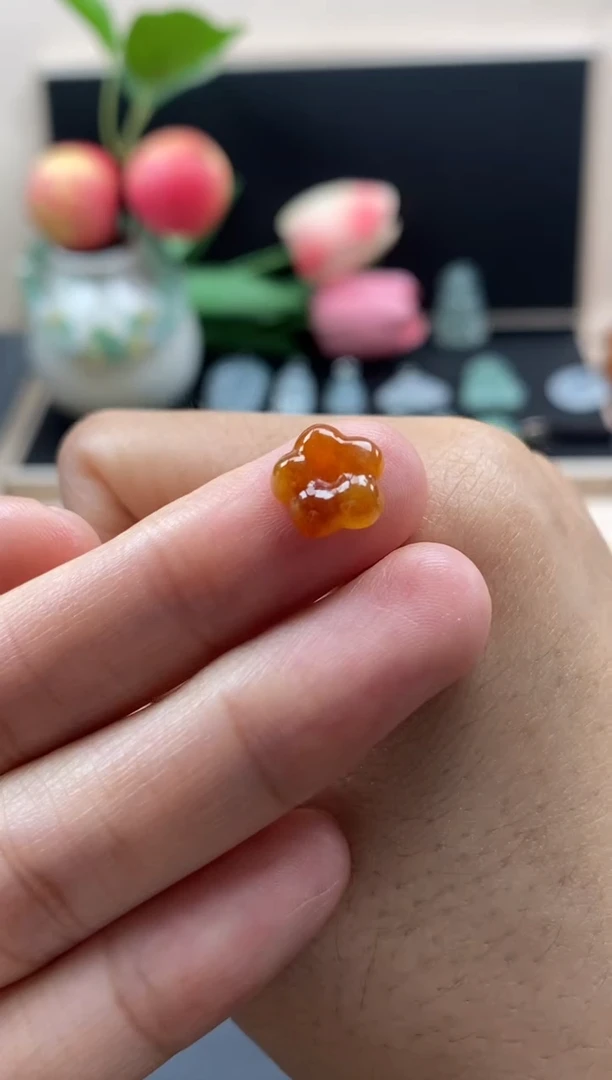 翡翠未镶嵌颈饰翡翠黄翡小花