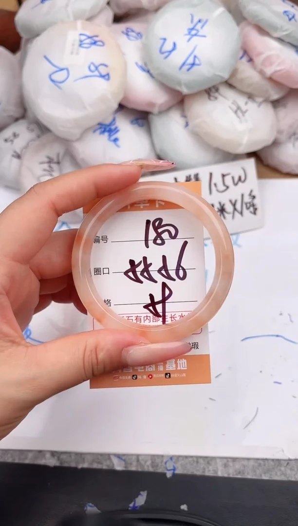 未镶嵌手镯石英质玉180    55-56