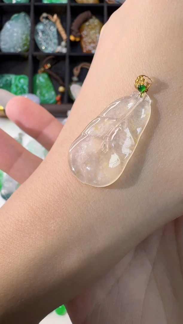 颈饰18K金镶嵌翡翠缅甸A货翡翠