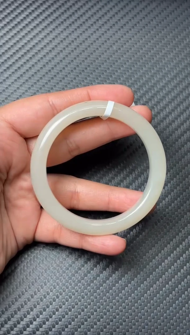 未镶嵌手镯和田玉和田黑山微色差53Hm