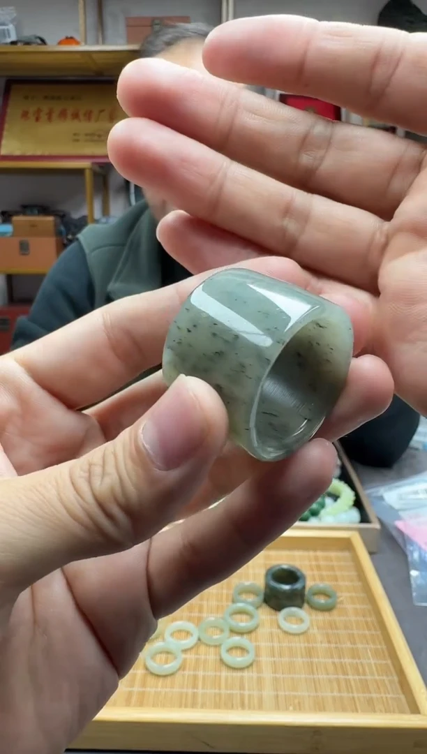 未镶嵌戒指和田玉24.4