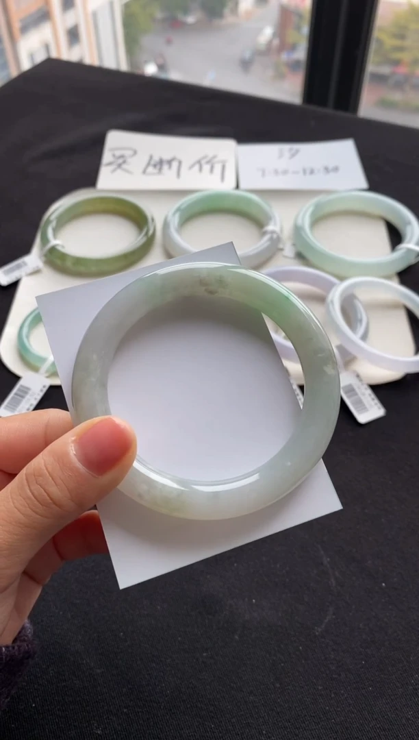 【闪购商品】翡翠手镯（圆镯）未镶嵌57圆条--不退不换