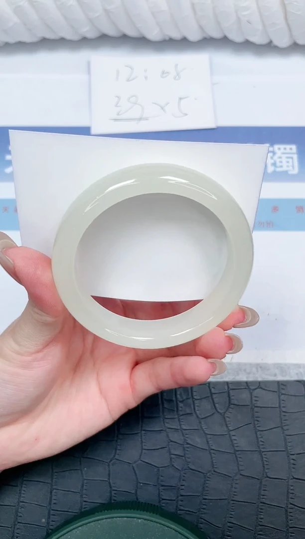 石英质玉手镯未镶嵌M15-59.5