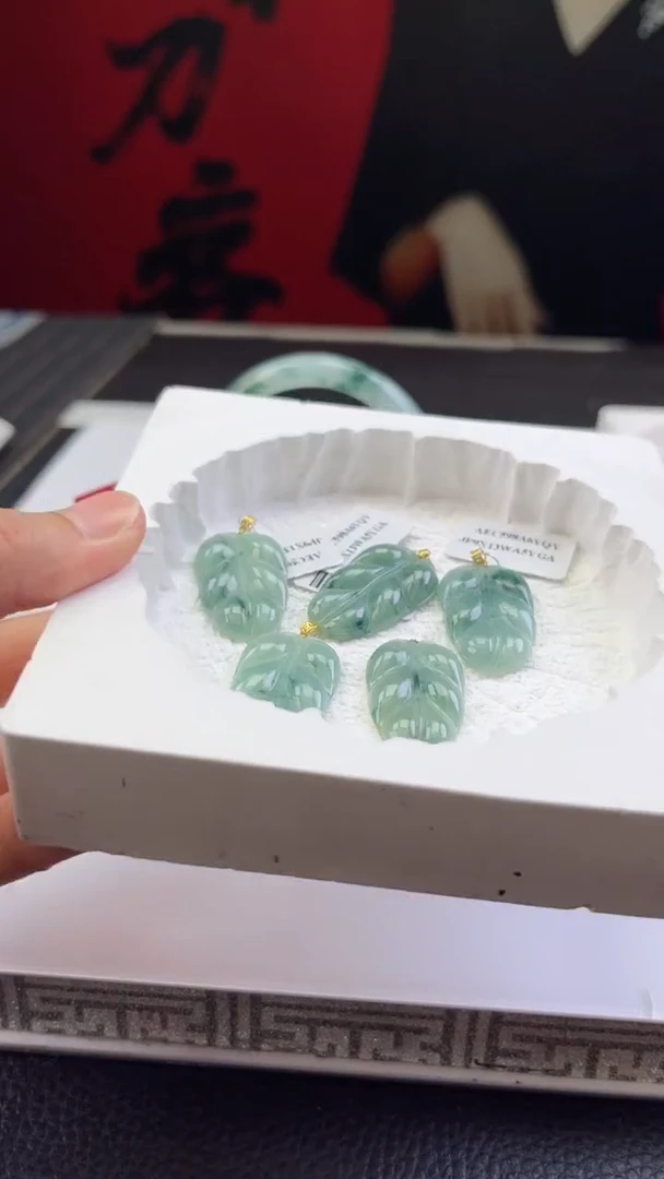 【闪购商品】翡翠颈饰18K金镶嵌边城刀客/476984/多样性发一