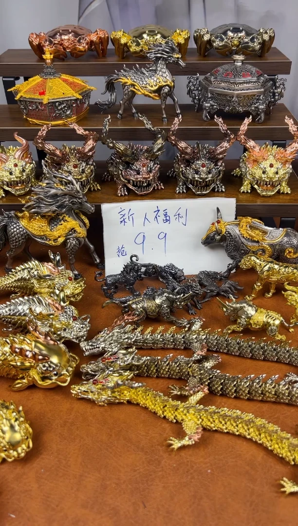 臣**曹紫铜猪+紫铜华尔街牛+紫铜猪（都做旧）