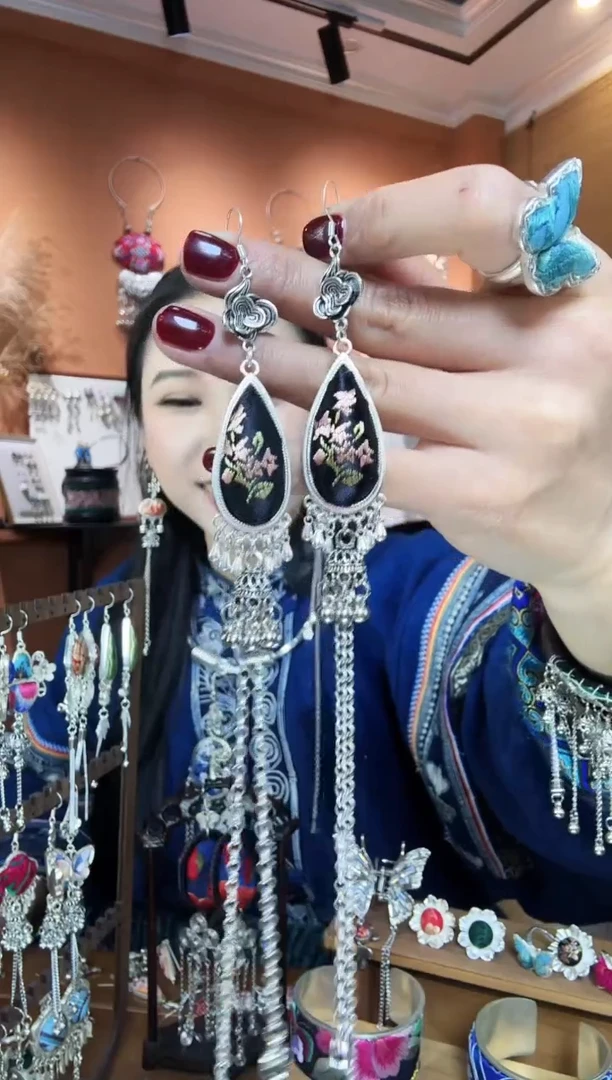 【闪购商品】刺绣纯手工民族风耳环