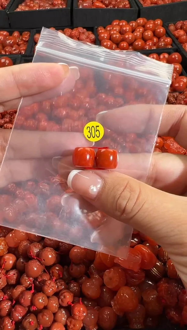 颈饰未镶嵌南红玛瑙1