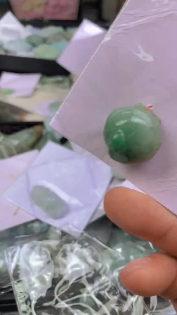 吊坠(不含链)未镶嵌翡翠年年有余