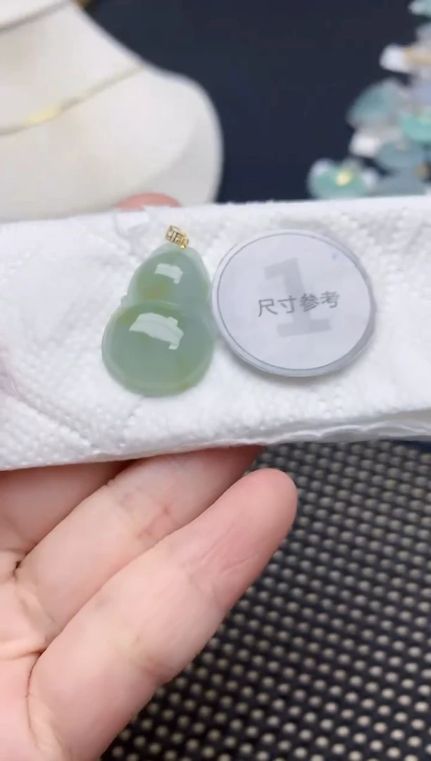 颈饰18K金镶嵌翡翠天然缅甸A货翡翠
