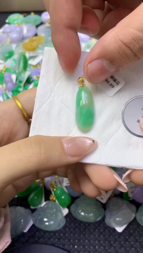 颈饰未镶嵌翡翠天然缅甸翡翠A货