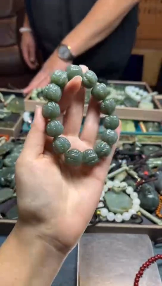 颈饰未镶嵌和田玉拍一发一