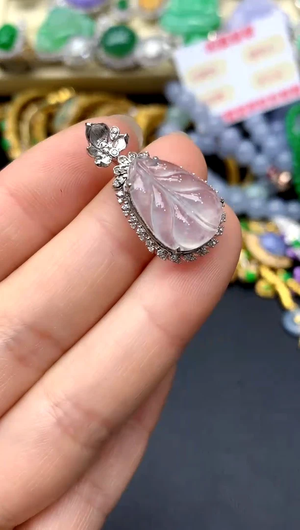 颈饰18K金镶嵌翡翠380 -中国好珍宝