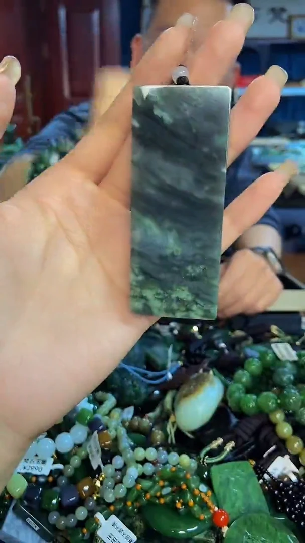 未镶嵌和田玉挂件1