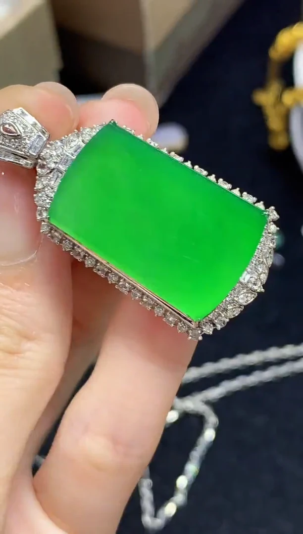 吊坠(不含链)18K金镶嵌翡翠木***孩LL多样性发其一