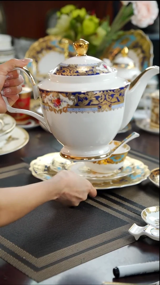 瓷片茶壶 1个
