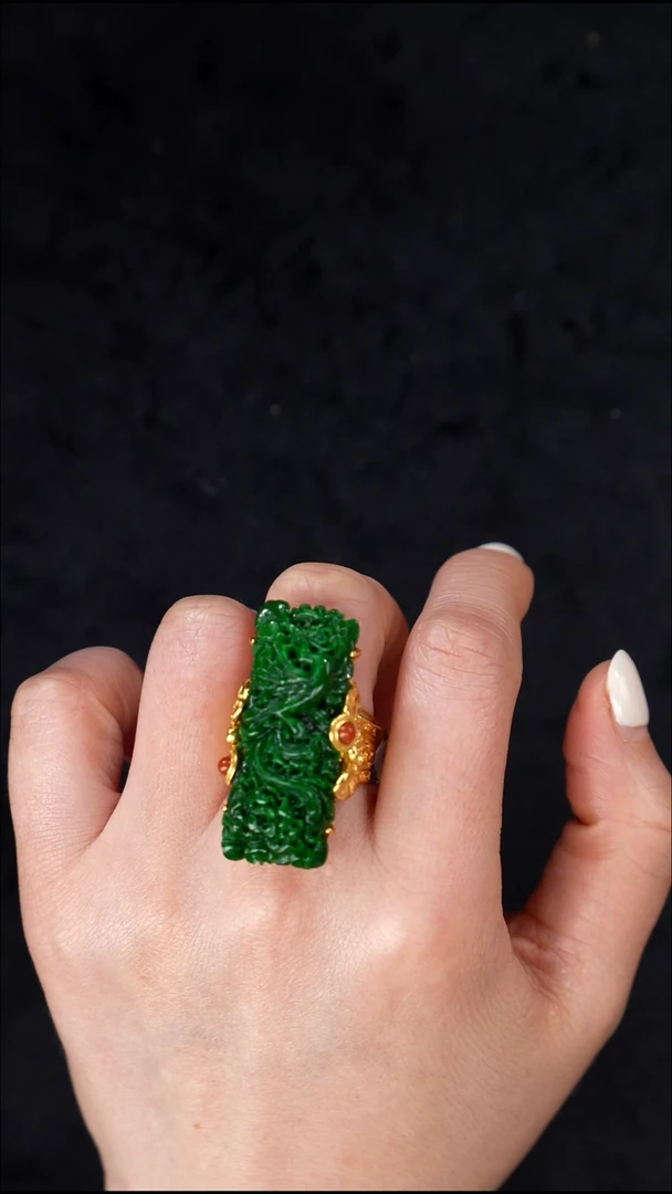 颈饰未镶嵌翡翠戒指25