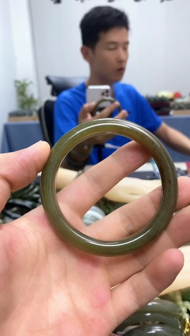 和田玉手镯未镶嵌黄**书58.7