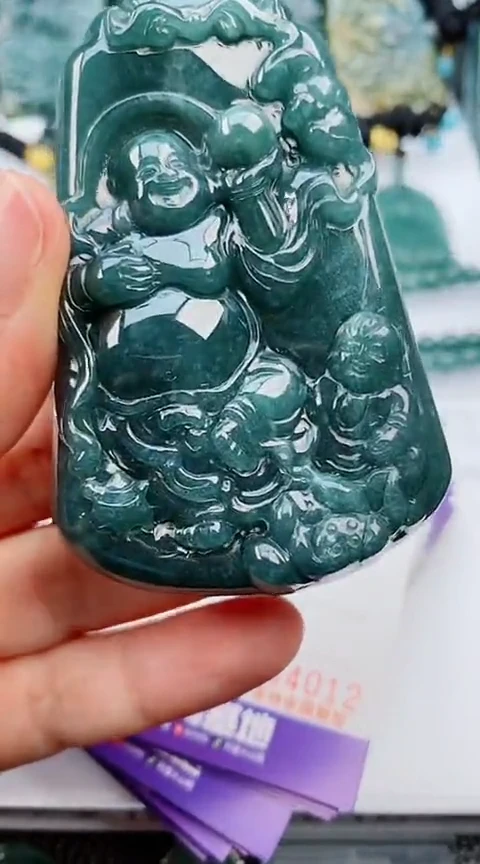 翡翠未镶嵌颈饰