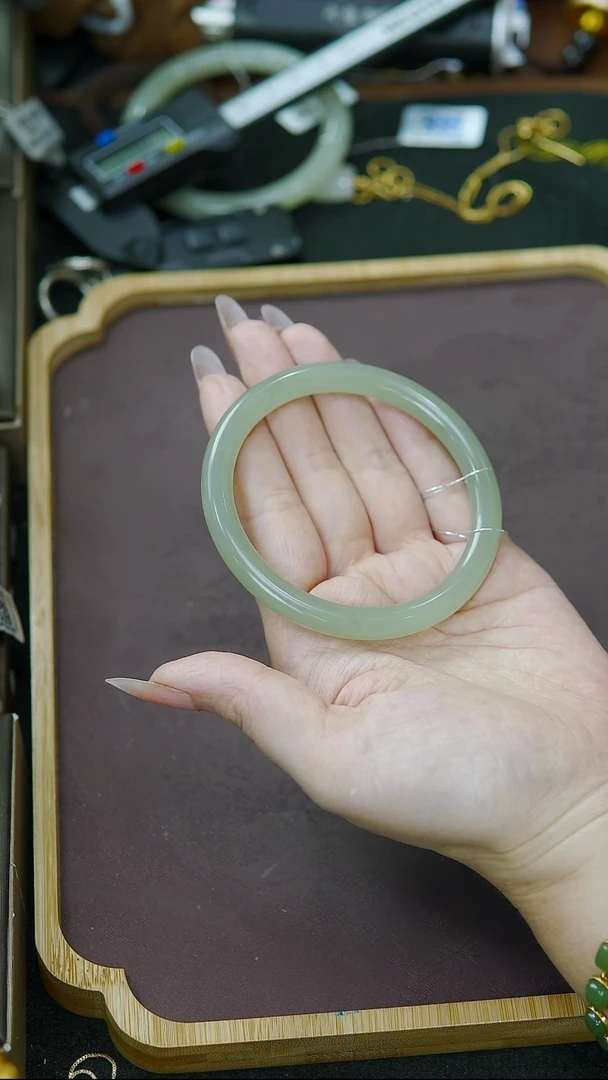 未镶嵌手镯和田玉58圈口  冰晴水圆条手镯