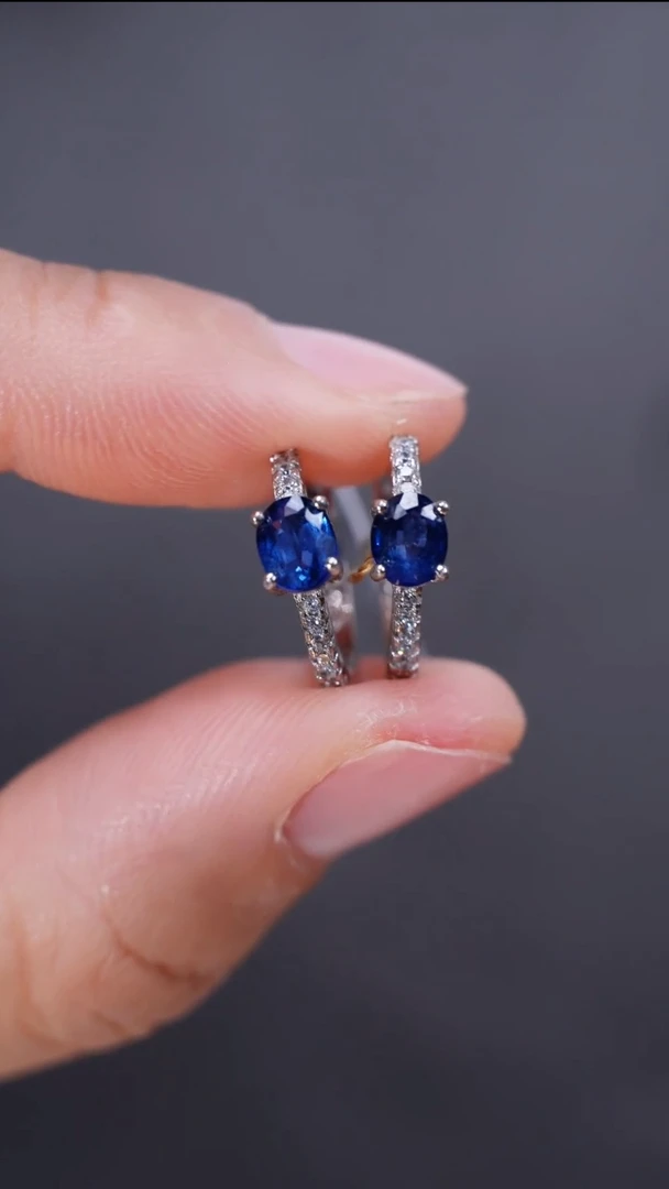 蓝宝石耳饰银S925镶嵌耳饰