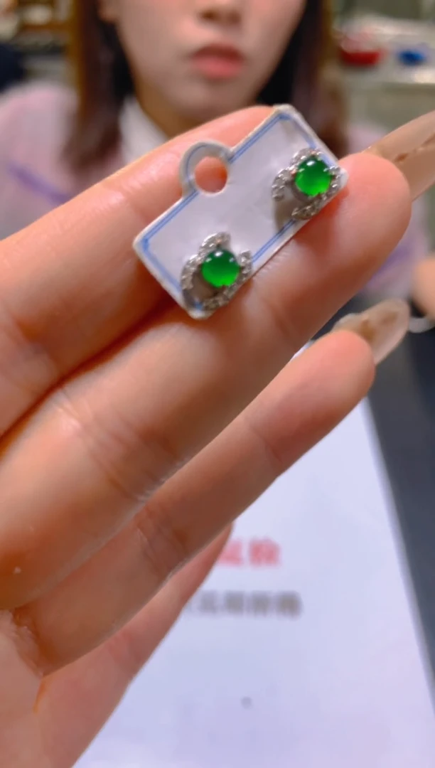 未镶嵌翡翠耳饰多样性发一