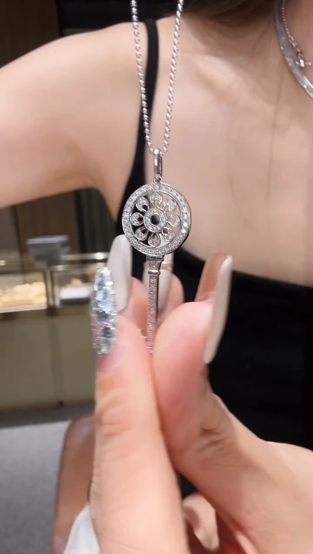铂Pt950镶嵌吊坠（不含链）钻石AY0274-PT 大号太阳花