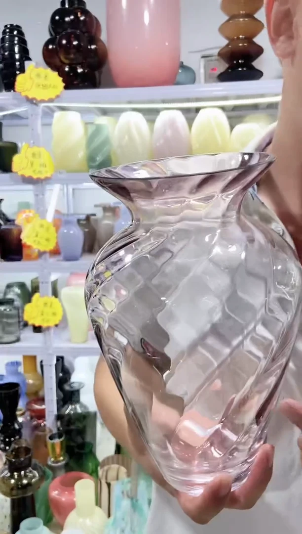 紫粉色花瓶........