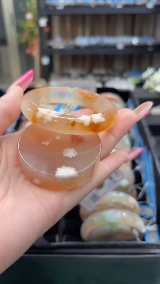 未镶嵌手镯石英质玉132(56圈赠送镯心)