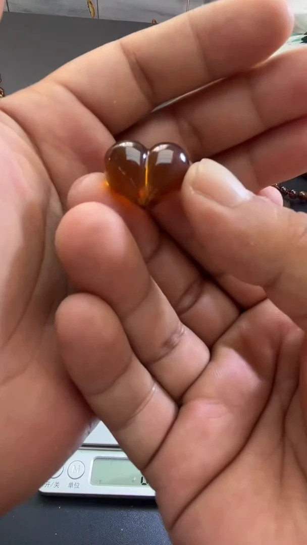 裸石琥珀未镶嵌82