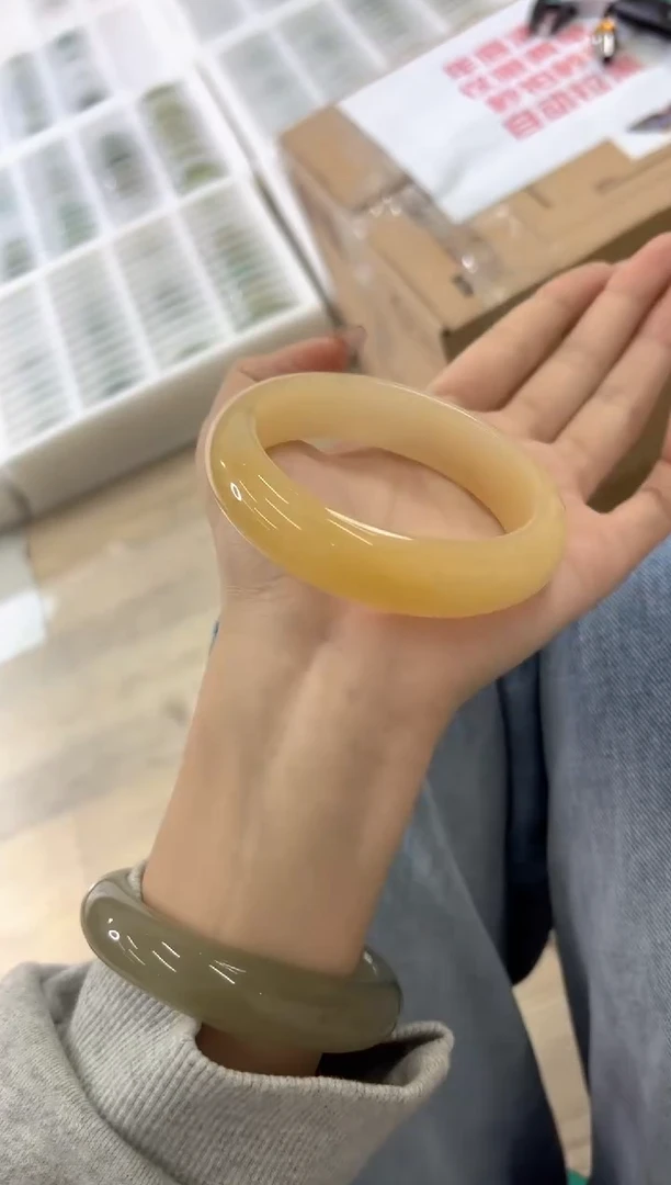 未镶嵌手镯石英质玉53-59HU