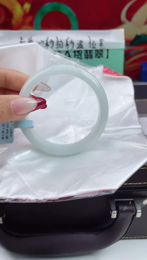 【闪购商品】翡翠手镯未镶嵌18翡翠手镯