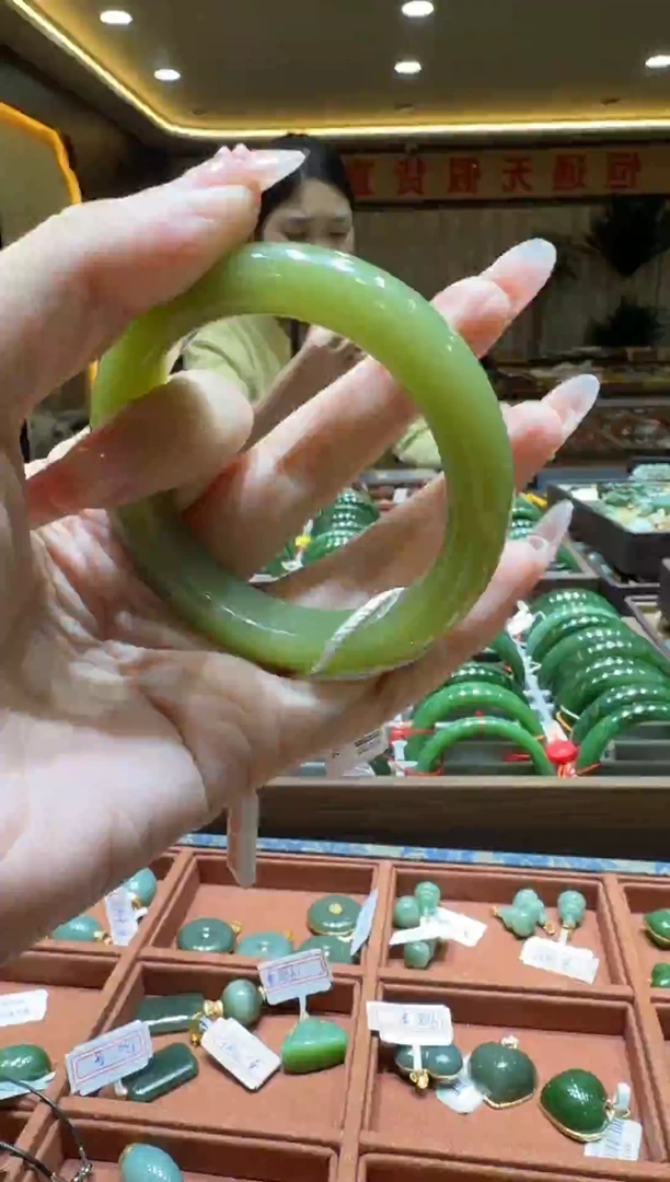 颈饰未镶嵌和田玉手镯55