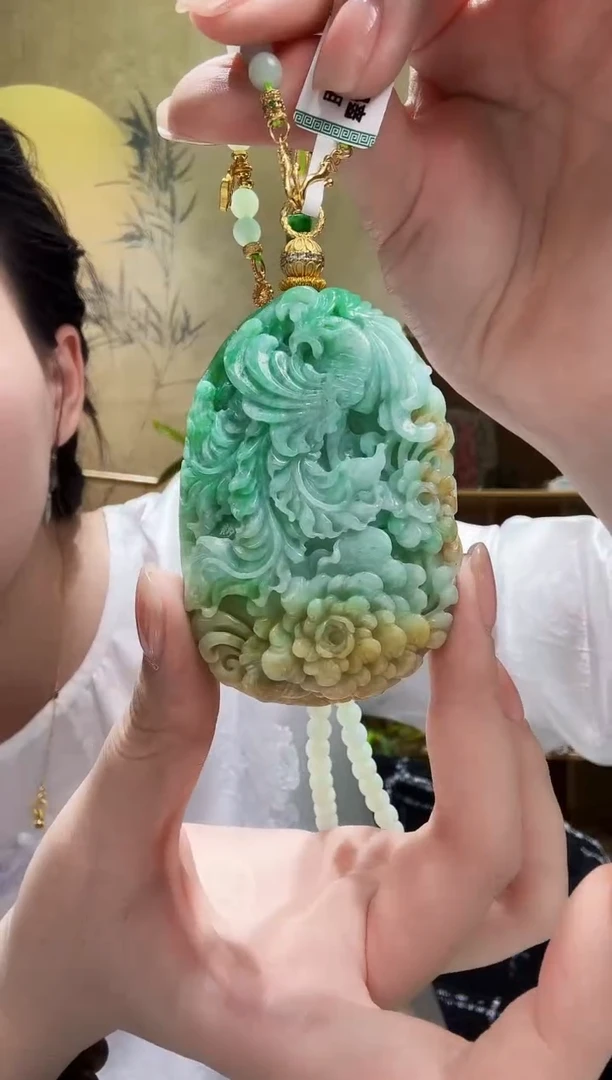 颈饰未镶嵌翡翠吊坠