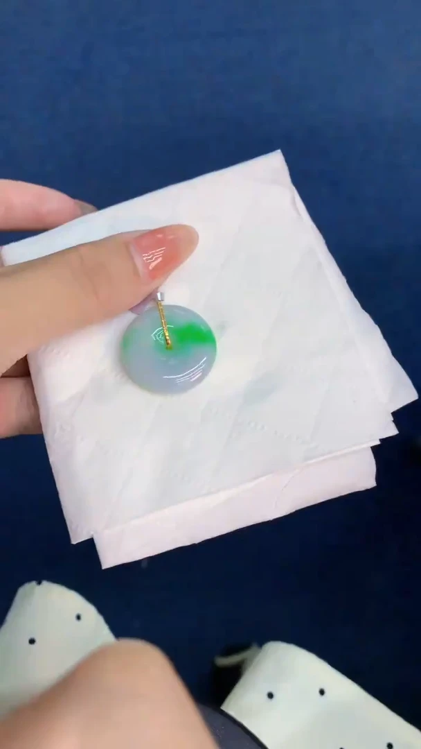 翡翠18K金镶嵌颈饰           1