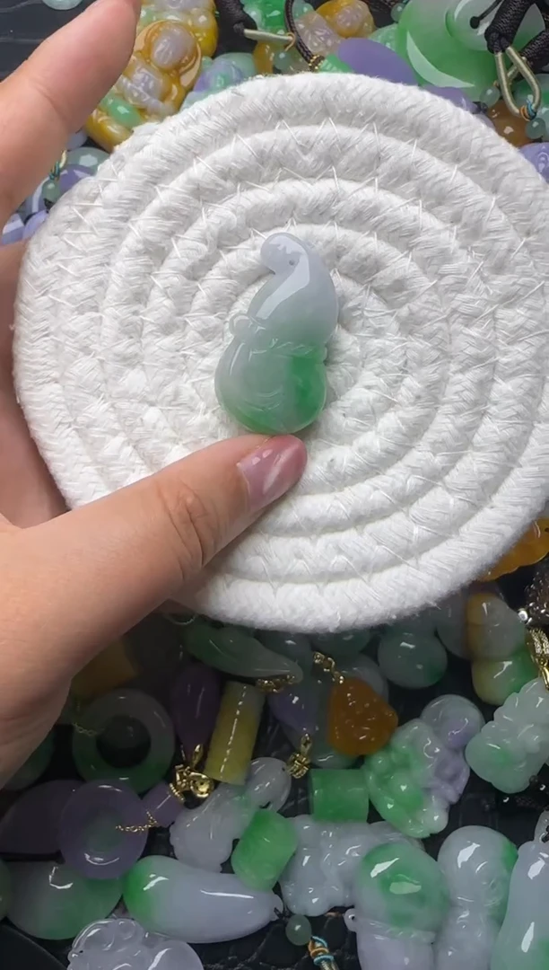 颈饰未镶嵌翡翠缅甸翡翠吊坠