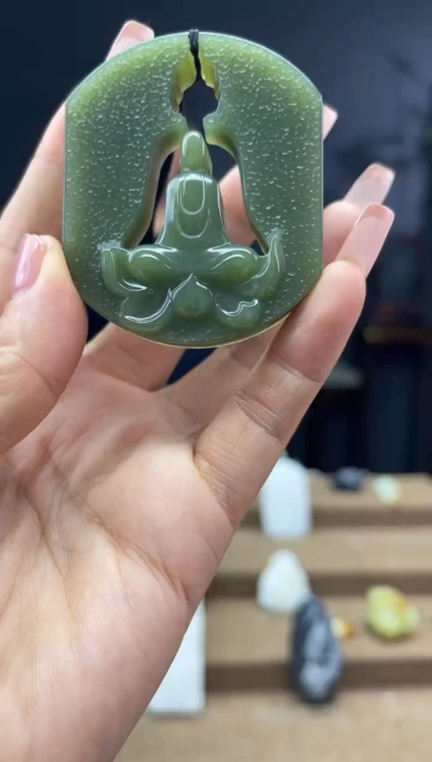 颈饰未镶嵌和田玉1