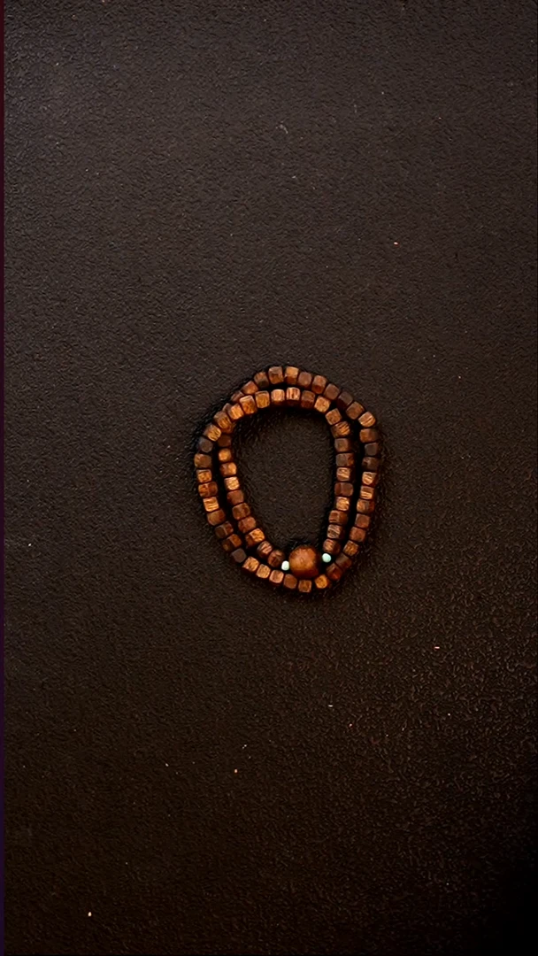 沉香手串【多样性发其一】莺歌绿棋楠随型方珠双圈设计款