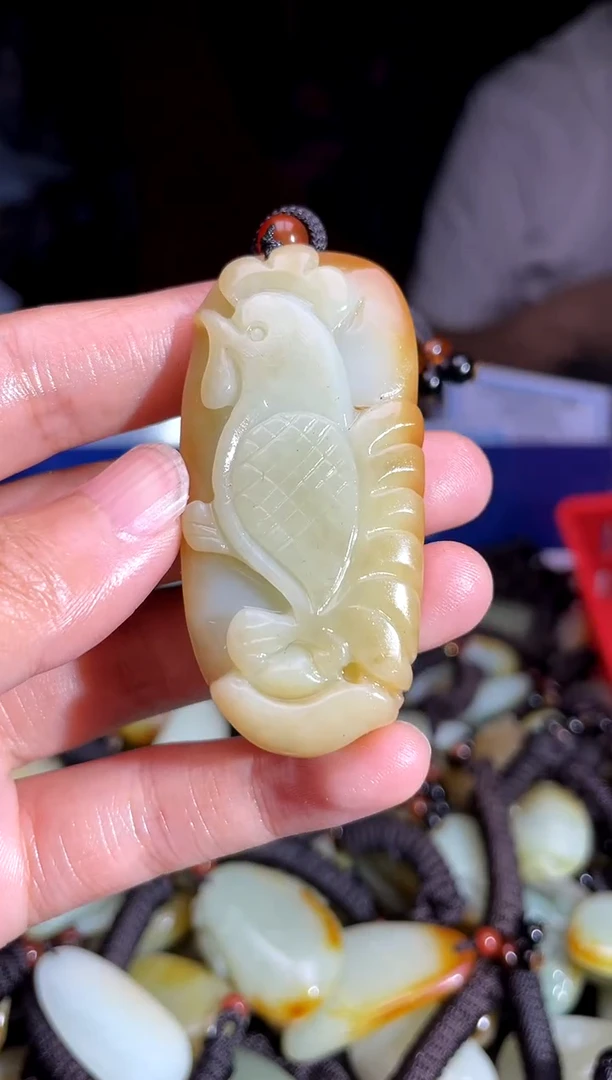 和田玉未镶嵌颈饰1