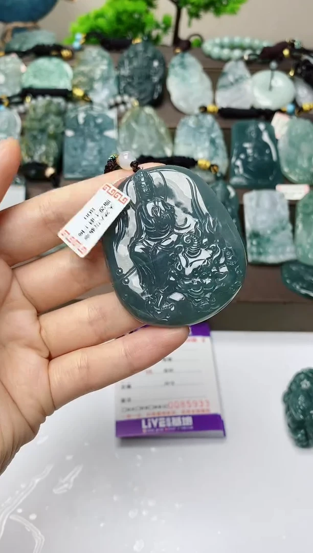 翡翠未镶嵌颈饰