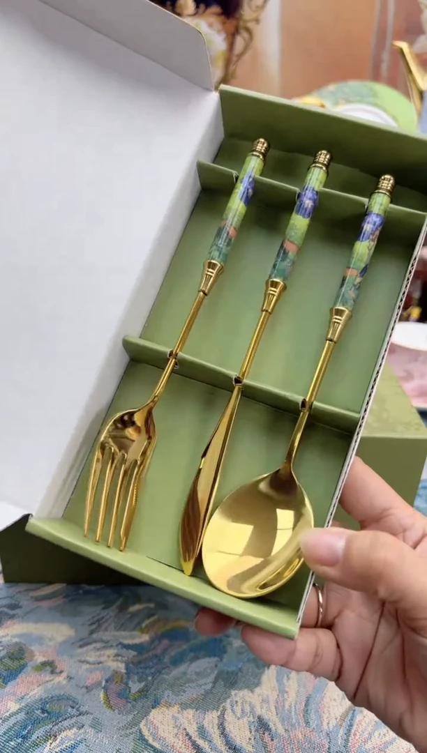瓷片鸢尾花西餐刀叉勺